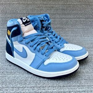 Air Jordan 1 Retro High OG University Blue Women's Size 7 US New with Box